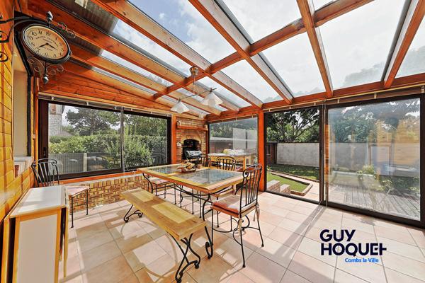 Maison à vendre à Combs-la-Ville - 4 chambres - sous-sol total