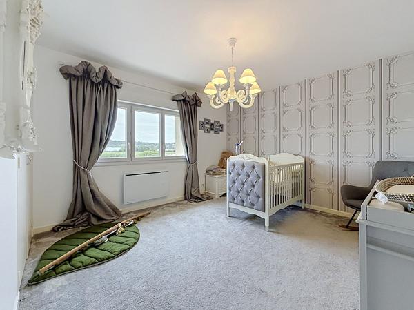 MAGNIFIQUE MAISON RENOVEE DE 270 M² SUR UNE PARCELLE DE 5030 M²