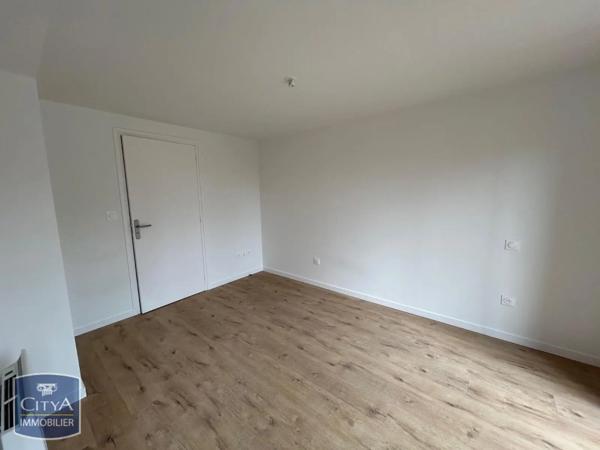 Appartement à louer 4 pièces 83m²