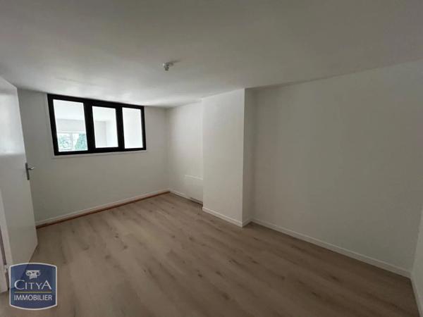 Appartement à louer 4 pièces 83m²