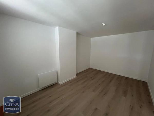 Appartement à louer 4 pièces 83m²