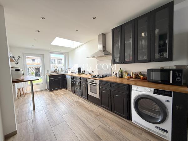 Maison 5 pièce(s) 2 chambre(s) 97 m²