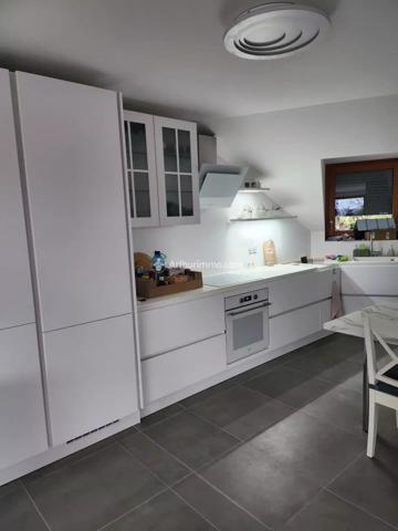 Vente                                                      Appartement
                        
                     4 pièces                      120 m2                     à Évian-les-Bains