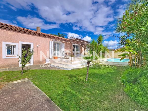 Maison de plain-pied,  4 pièces, 101 m² habitables, Jardin clos avec piscine