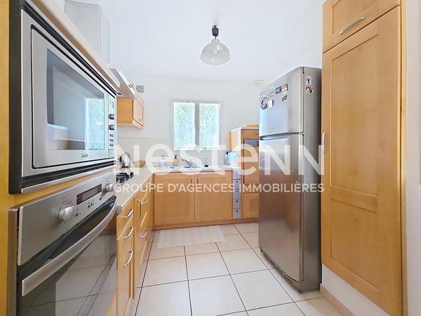 Maison de plain-pied,  4 pièces, 101 m² habitables, Jardin clos avec piscine