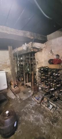 Mensignac (24350) À vendre maison de 145 m²,5 chambres,nombreuses dépendances ,14 000 m² de terrain ,calme et sans vie à vie.