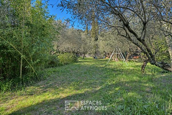 L’atelier d’artiste : une villa à fort potentiel en jardin bucolique
