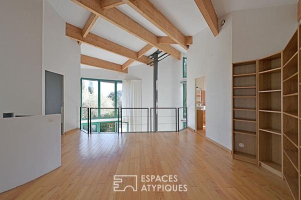 L’atelier d’artiste : une villa à fort potentiel en jardin bucolique