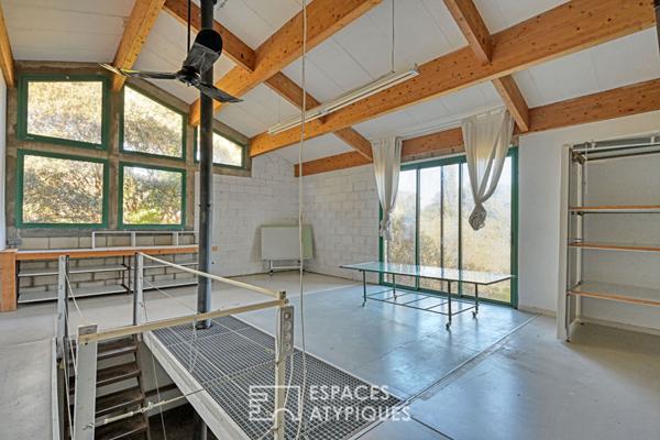 L’atelier d’artiste : une villa à fort potentiel en jardin bucolique