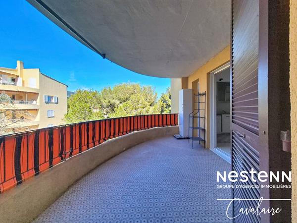Appartement Cavalaire Sur Mer 4 pièce(s) d'environ 76 m² proche du port, des calanques et des commerces avec place de parking sécurisée et cave