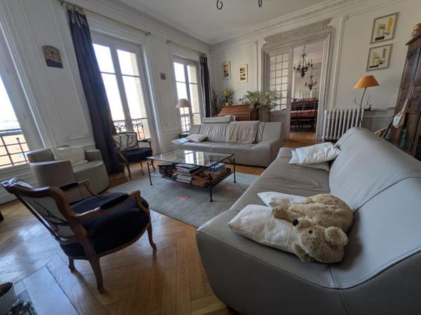 ROANNE CENTRE ? APPARTEMENT BOURGEOIS DE 182 M² ? CHARME ET PRESTIGE DE L'ANCIEN
