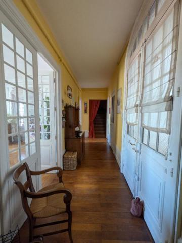 ROANNE CENTRE ? APPARTEMENT BOURGEOIS DE 182 M² ? CHARME ET PRESTIGE DE L'ANCIEN