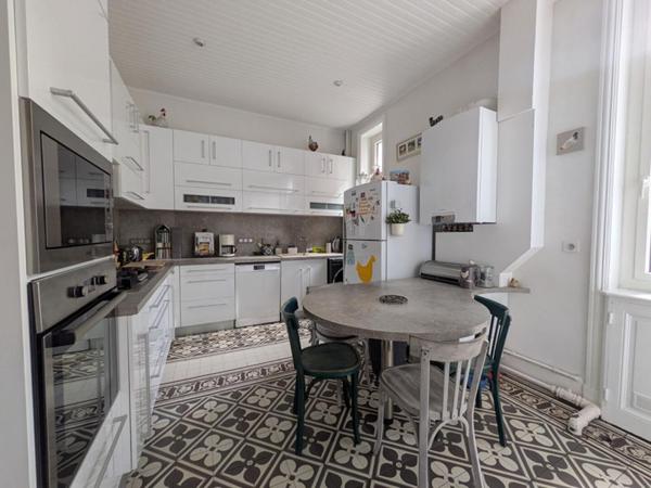 ROANNE CENTRE ? APPARTEMENT BOURGEOIS DE 182 M² ? CHARME ET PRESTIGE DE L'ANCIEN