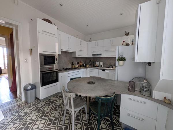 ROANNE CENTRE ? APPARTEMENT BOURGEOIS DE 182 M² ? CHARME ET PRESTIGE DE L'ANCIEN