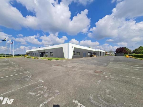 LOCAUX COMMERCIAUX - A VENDRE - MONTOIRE/ LOIR ( 41800) 