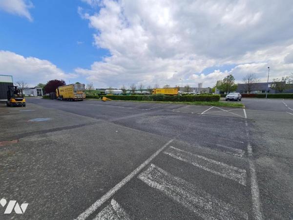 LOCAUX COMMERCIAUX - A VENDRE - MONTOIRE/ LOIR ( 41800) 