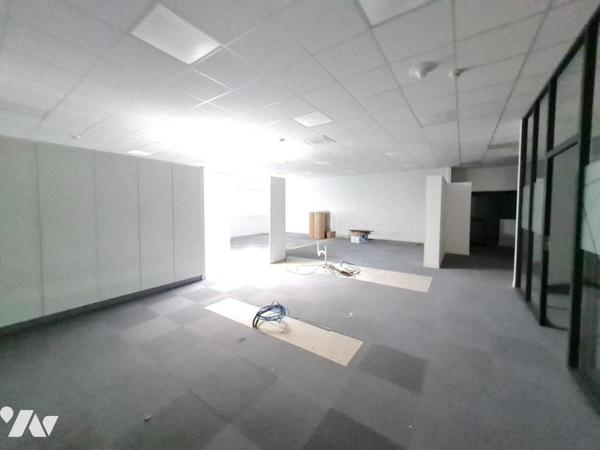 LOCAUX COMMERCIAUX - A VENDRE - MONTOIRE/ LOIR ( 41800) 