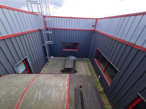 LOCAUX COMMERCIAUX - A VENDRE - MONTOIRE/ LOIR ( 41800) 