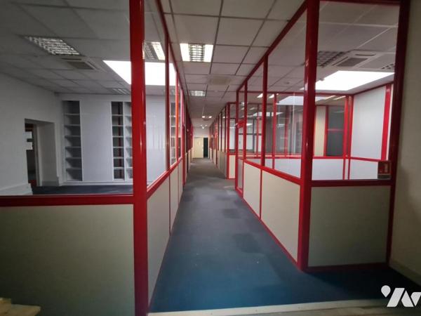 LOCAUX COMMERCIAUX - A VENDRE - MONTOIRE/ LOIR ( 41800) 