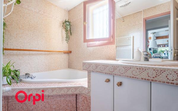 Maison à vendre    7 pièces • 171 m2 Irigny
