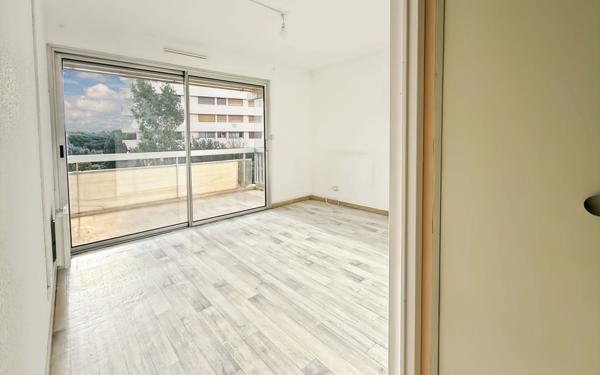 Appartement à vendre    3 pièces •  Fréjus