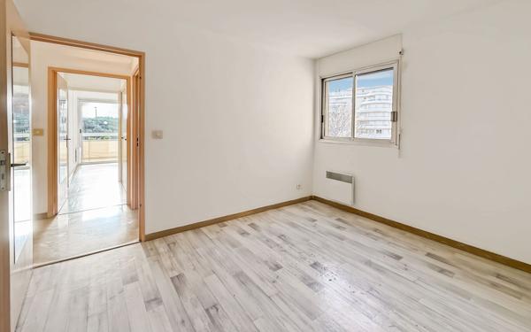 Appartement à vendre    3 pièces •  Fréjus