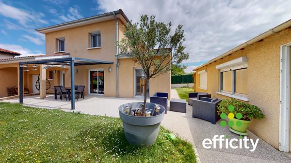 Maison
         5 pièces
        - 112 m² 569 000 € *