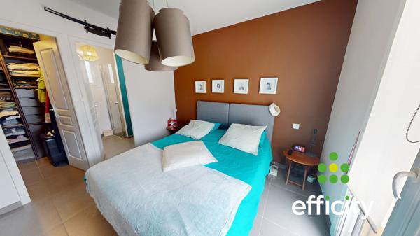 Maison
         5 pièces
        - 112 m² 569 000 € *