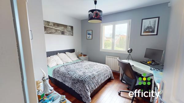 Maison
         5 pièces
        - 112 m² 569 000 € *