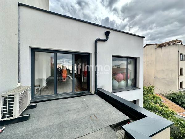 Montreuil-Secteur Robespierre- Appartement 1P 45m2-Terrasse 19m2.