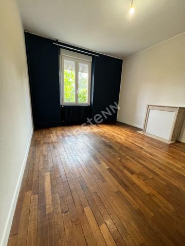 Appartement 101 M2  EDF,CHAUFFAGE, EAU COMPRISES;