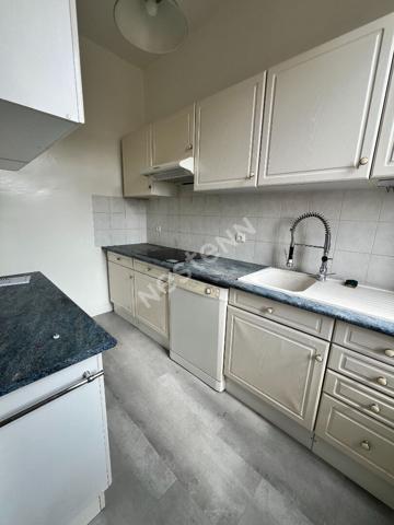 Appartement 101 M2  EDF,CHAUFFAGE, EAU COMPRISES;