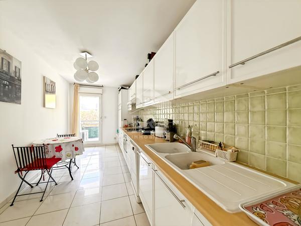 Appartement Aix En Provence 6 pièce(s) 123 m2
