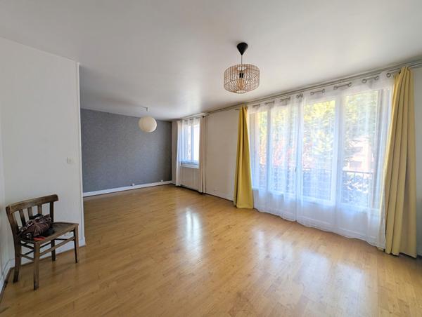 Appartement - Le Mesnil Le Roi - 2 pièces - 58 m2 , Le mesnil le roi