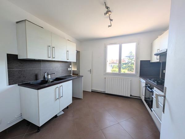 Appartement - Le Mesnil Le Roi - 2 pièces - 58 m2 , Le mesnil le roi
