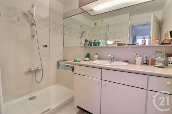 Appartement T3 à vendre  3 pièces - 71 m2 FREJUS - 83