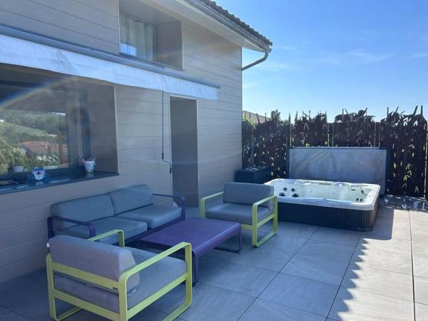 Maison à vendre 235 000 € Maurs 8 p 156 m² DPE A