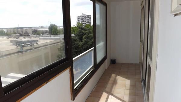 Location                                                      Appartement
                        
                     2 pièces                      60 m2                     à Niort