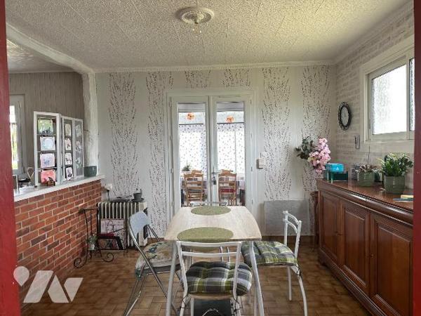 Maison sur sous-sol ? 3 chambres ? véranda récente ? terrain avec dépendance
Maison élevée sur...