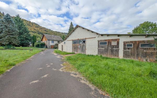 Maison à vendre    6 pièces • 109 m2 Saint-Martin-Valmeroux