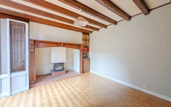 Maison à vendre    6 pièces • 109 m2 Saint-Martin-Valmeroux