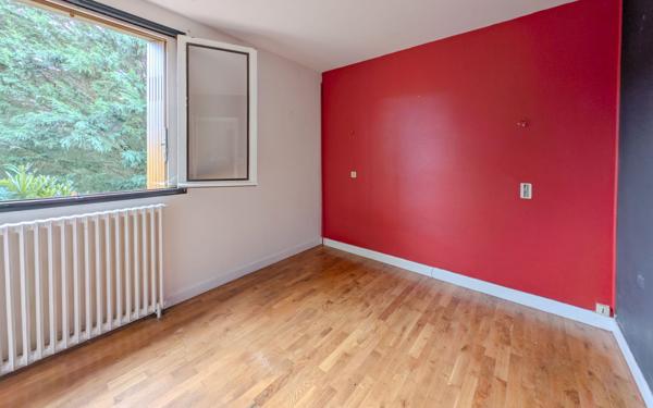 Maison à vendre    6 pièces • 109 m2 Saint-Martin-Valmeroux