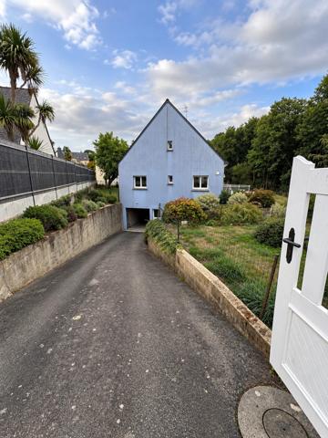 Maison 6 pièces, 4 chambres et grand terrain à Grand-Champ
