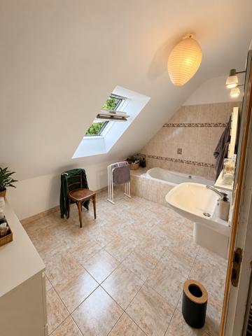 Maison 6 pièces, 4 chambres et grand terrain à Grand-Champ