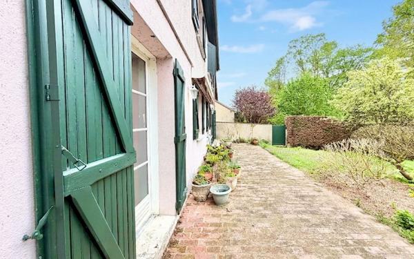 Maison à vendre    4 pièces • 128,47 m2 Morancez
