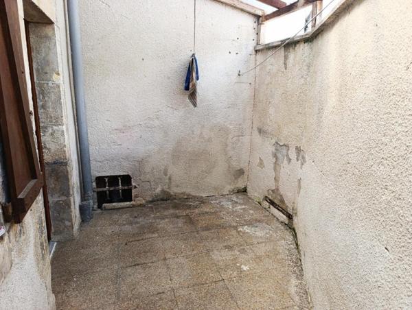 Charmante maison de ville 4 pièces à Issoudun (36) – Proche commodités, avec courette et cave voûtée