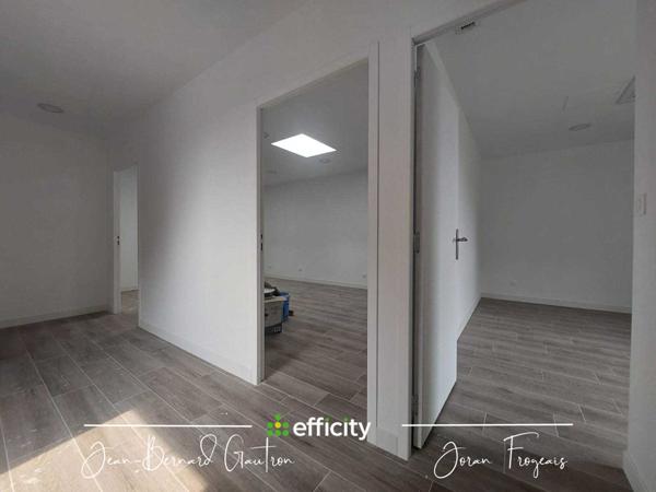 Bureau 17 pièces - 573 m²