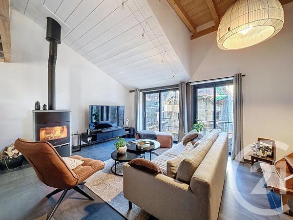 Maison à vendre  4 pièces - 137 m 2   TANINGES  - 74