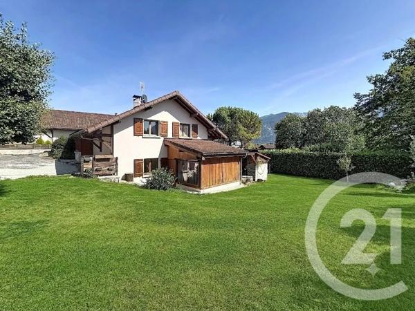 Maison à vendre  4 pièces - 137 m 2   TANINGES  - 74