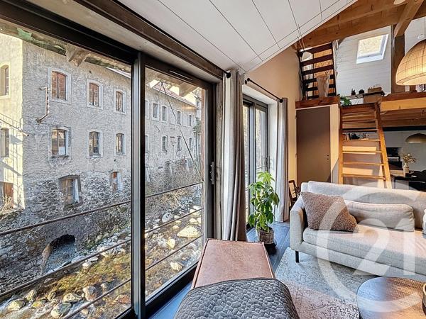 Maison à vendre  4 pièces - 137 m 2   TANINGES  - 74